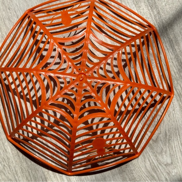 Hyde and Eek Spiderweb Halloween Candy Dish - Picture 8 of 8
